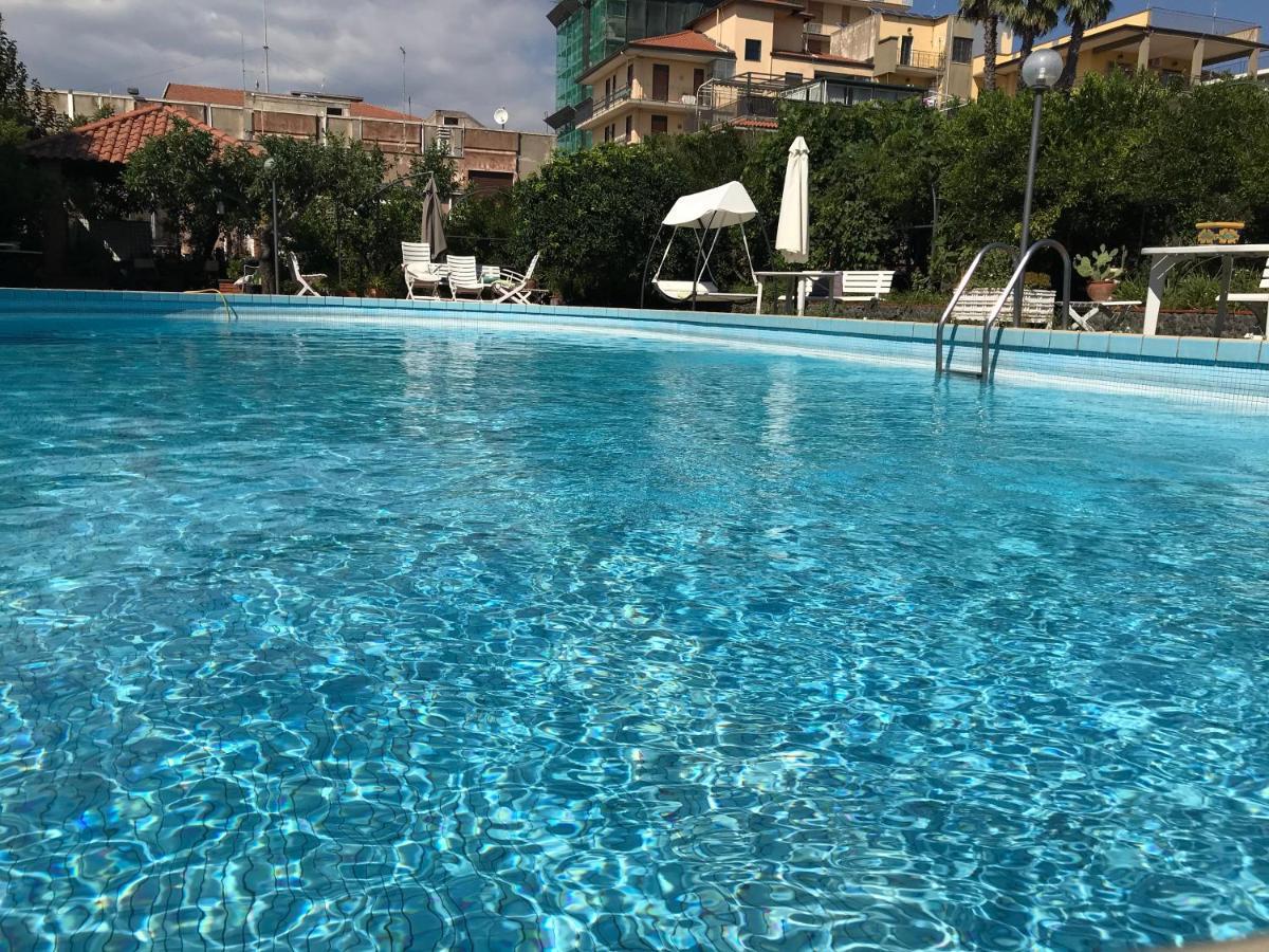 Villa Con Piscina Mascalucia Bagian luar foto
